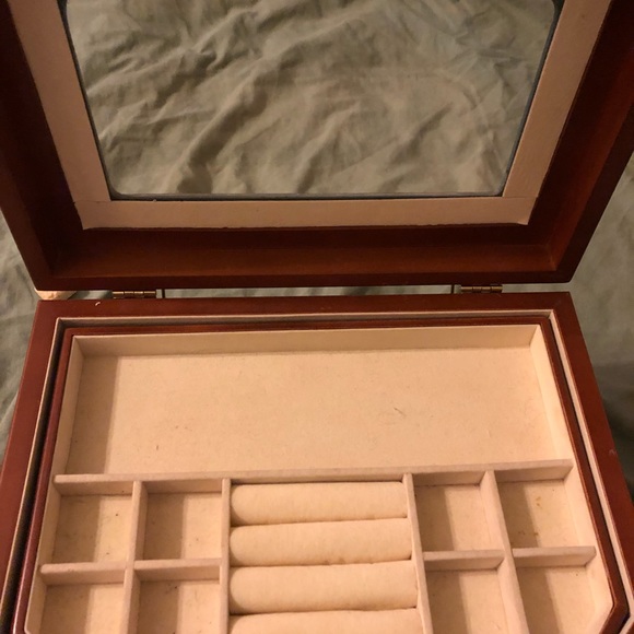 Jewelry box - Picture 3 of 6